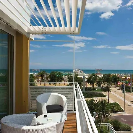 Roma Hotel 4*
