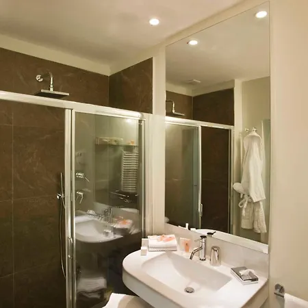 Roma Hotel 4*