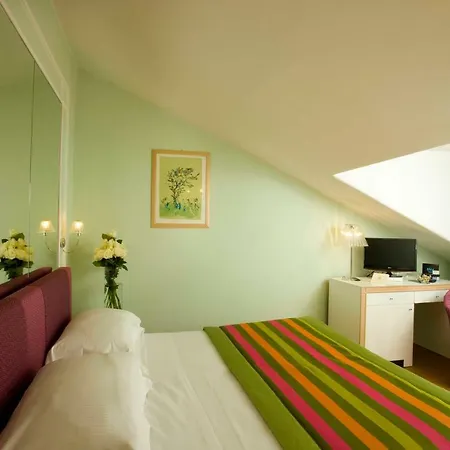 Roma Hotel 4*